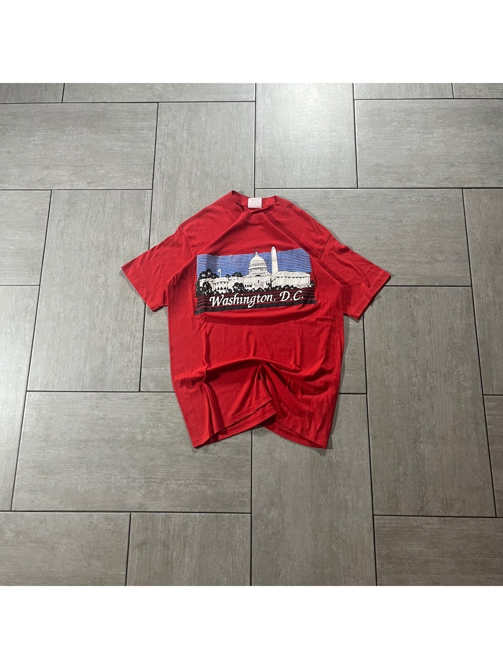 Sportswear Red Washington D.C. Graphic T-Shirt Medium